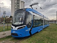 Tramvaj (ZET) TMK 2400. Prvi od 40 novih kraćih tramvaja došao je u ZET 4. veljače 2025